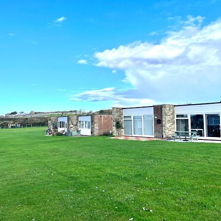 Chine Cottage Self-Catering Coastal Bungalow In Rural West Wight 淡水 外观 照片