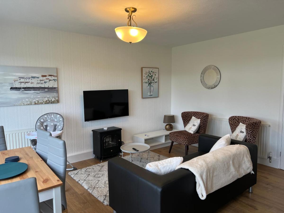 Chine Cottage Self-Catering Coastal Bungalow In Rural West Wight 淡水 外观 照片